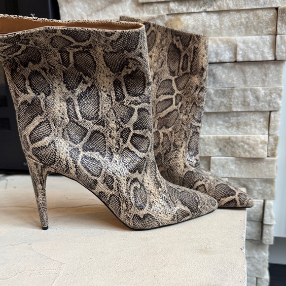 Express Shoes - Express Snakeskin Heeled Boots